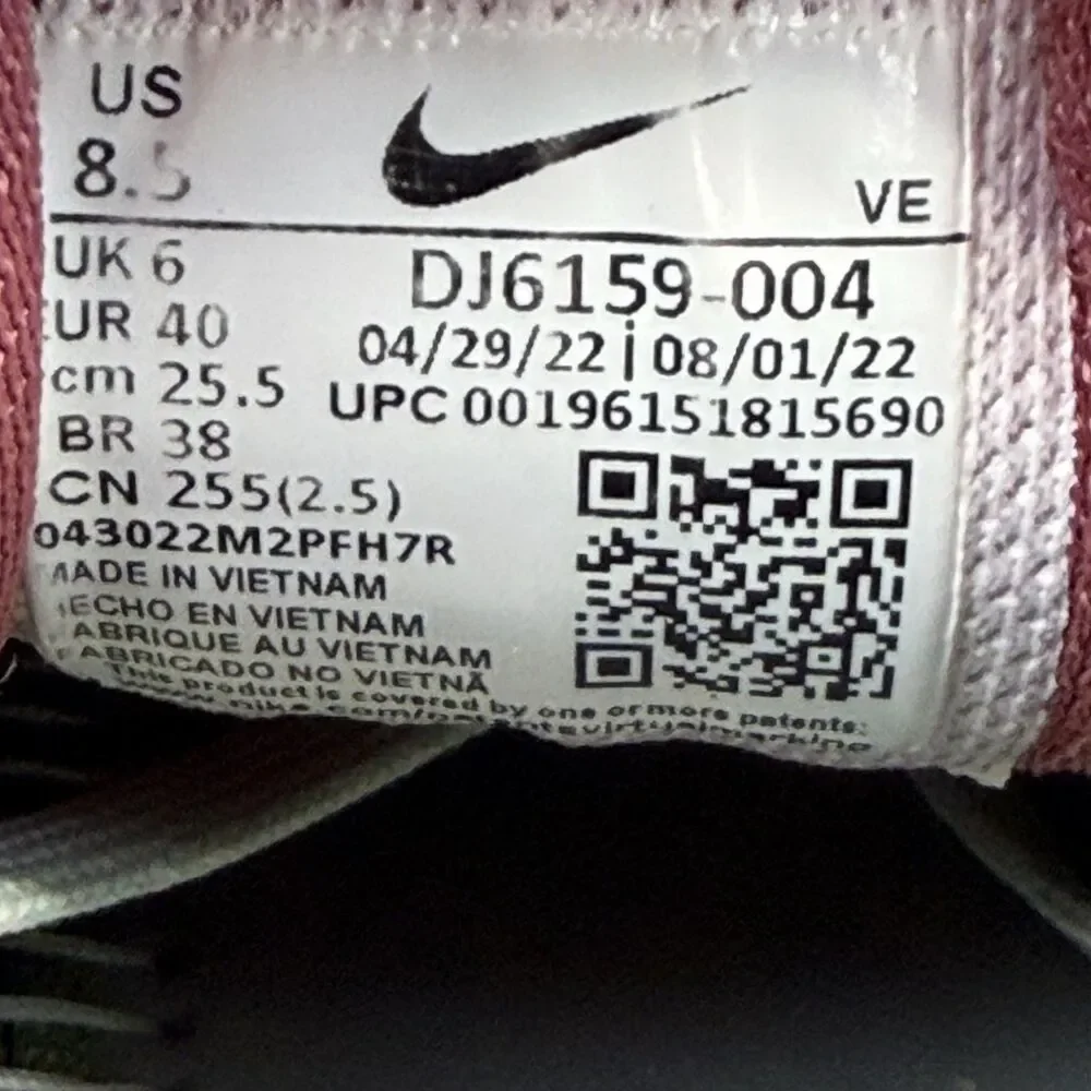 Nike Pegasus Trail 4 Shoes Womens Size 8.5 Black Running Sneakers DJ6159-004